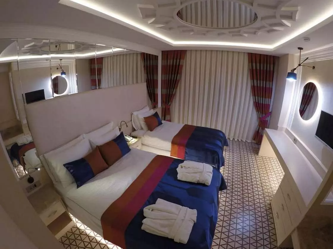 198101GRANADA_SHABAVIZ (21).jpg